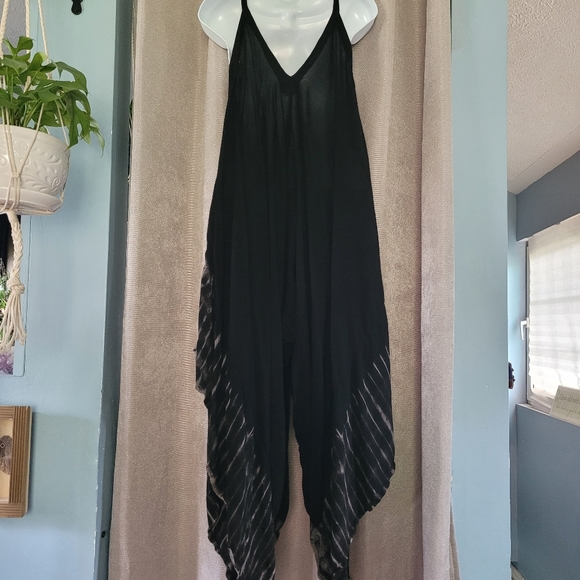 ⭐️100% Rayon Romper⭐️ - Picture 4 of 5